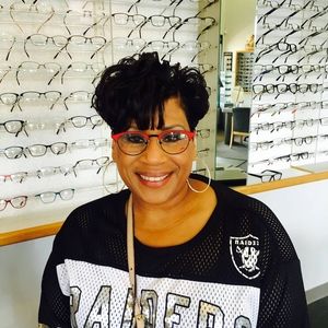 Meet your Posher, Dmarie